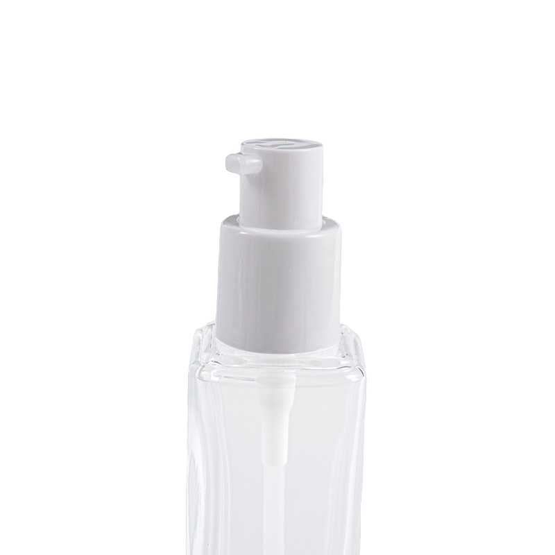 Spraypumpe med innebygget fjærpumpeelement Spraypumpe med innebygget fjærpumpeelement