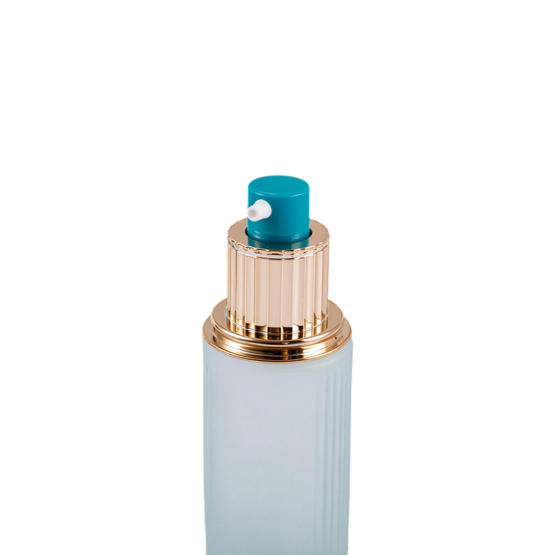 Spraypumpe med innebygget fjærpumpeelement Spraypumpe med innebygget fjærpumpeelement