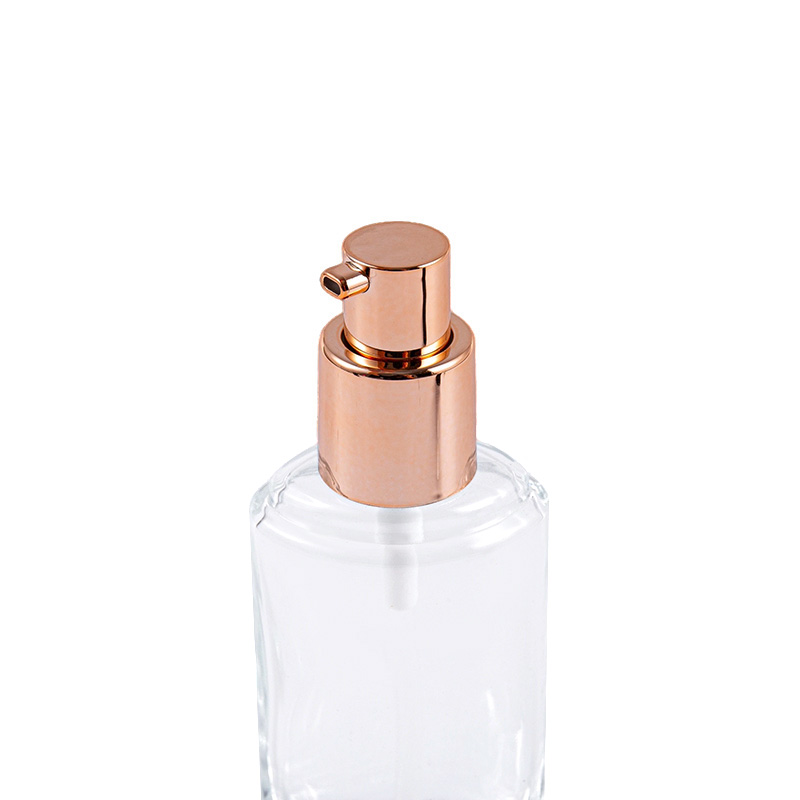 Spraypumpe med innebygget fjærpumpeelement Spraypumpe med innebygget fjærpumpeelement